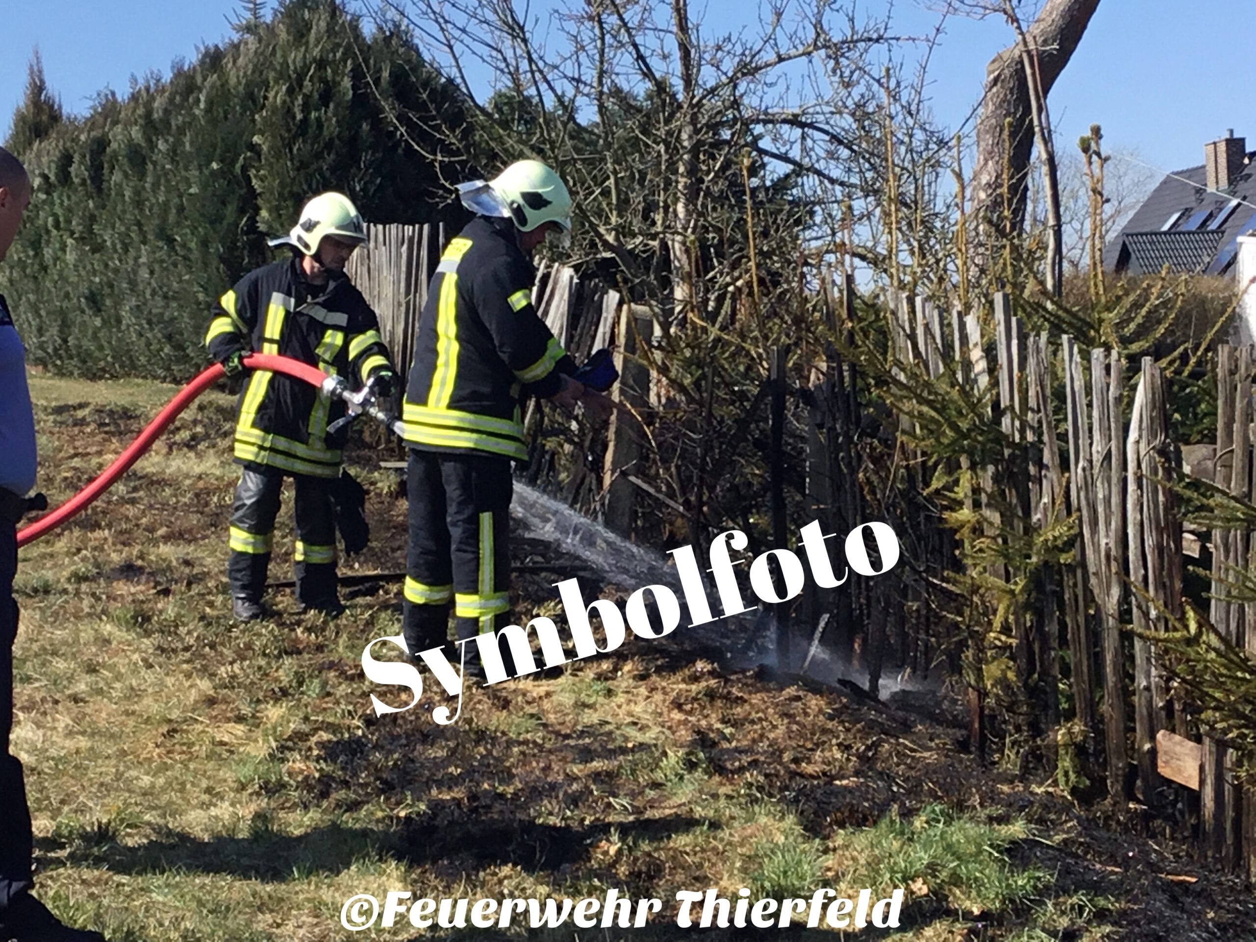 Einsatz 23/2024: BR2 – Brand Hecke an Wohnhaus